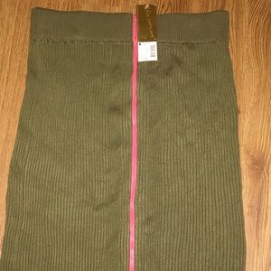 Green Bodycon Skirt with Pink Zipper NWT